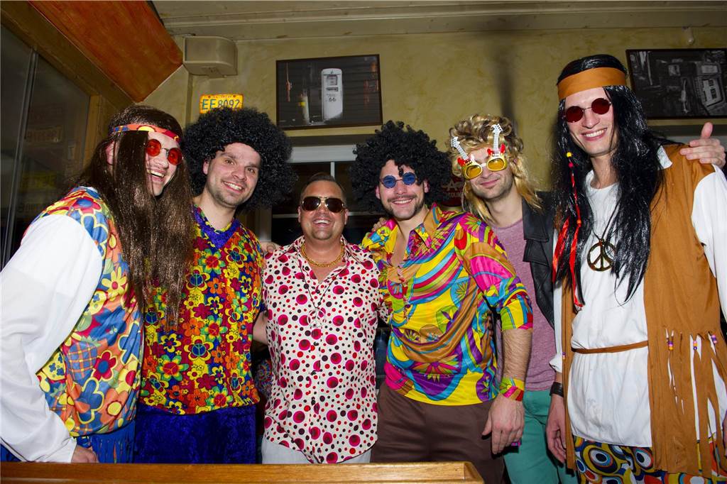 Tanzstimmung an Karneval im Lakeside Inn.