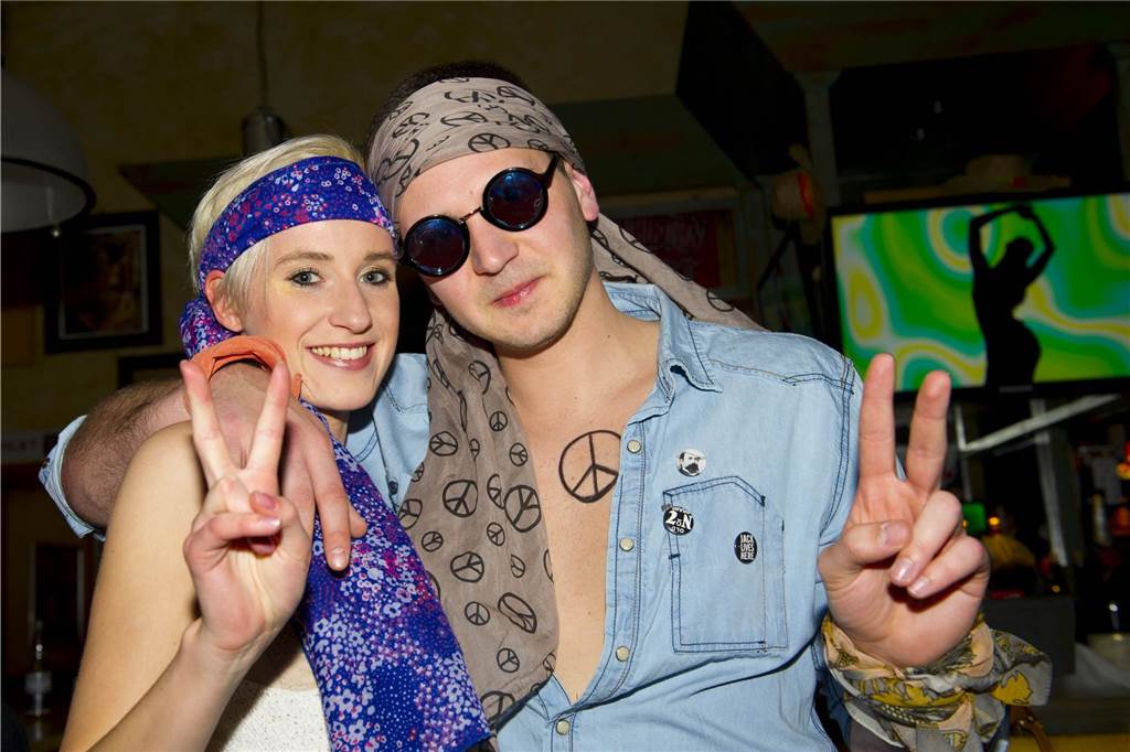 Tanzstimmung an Karneval im Lakeside Inn.