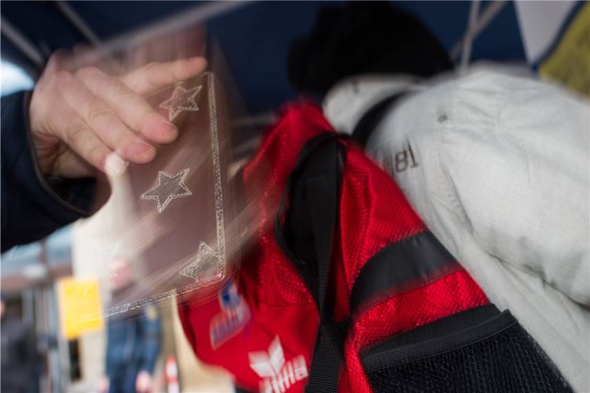 „Täter gehen arbeitsteilig in Teams vor“: Polizei warnt vor Taschendieben in Schwerte Taschendiebe schlagen in Schwerte vor allem in Discountern in der Innenstadt und im Stadtteil Westhofen zu. (Symbolbild)