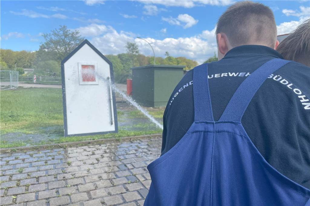 Tausende Besucher bei der Gewerbeschau 2024 im Oedinger Gewerbegebiet.