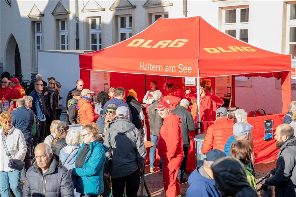 Tausende Besucher kamen am verkaufsoffenen Sonntag in der Halterner Innenstadt. Anlass war der traditionelle Gänsemarkt.