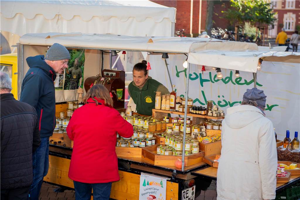 Tausende Besucher kamen am verkaufsoffenen Sonntag in der Halterner Innenstadt. Anlass war der traditionelle Gänsemarkt.