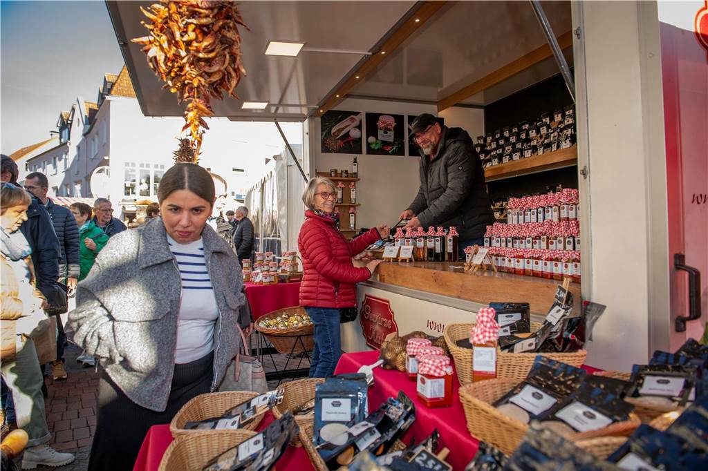 Tausende Besucher kamen am verkaufsoffenen Sonntag in der Halterner Innenstadt. Anlass war der traditionelle Gänsemarkt.