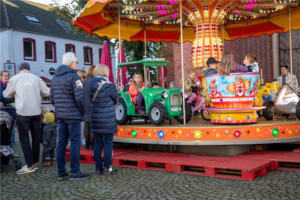 Tausende Besucher kamen am verkaufsoffenen Sonntag in der Halterner Innenstadt. Anlass war der traditionelle Gänsemarkt.