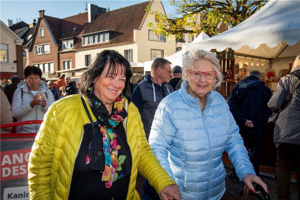 Tausende Besucher kamen am verkaufsoffenen Sonntag in der Halterner Innenstadt. Anlass war der traditionelle Gänsemarkt.