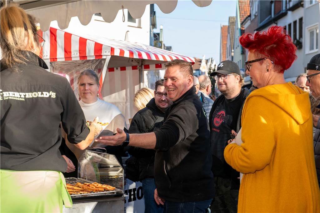 Tausende Besucher kamen am verkaufsoffenen Sonntag in der Halterner Innenstadt. Anlass war der traditionelle Gänsemarkt.