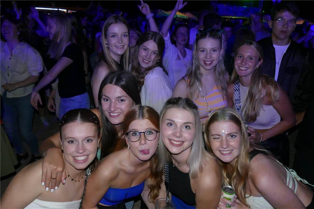 Tausende Festivalbesucher feierten beim Finale des DBC 2023.