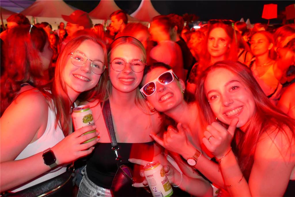 Tausende Festivalbesucher feierten beim Finale des DBC 2023.