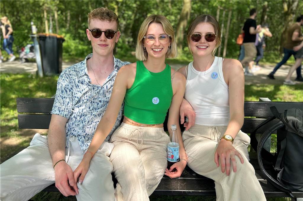 Tausende Halterner sind am 1. Mai 2024 gemeinsam um den Stausee gewandert.