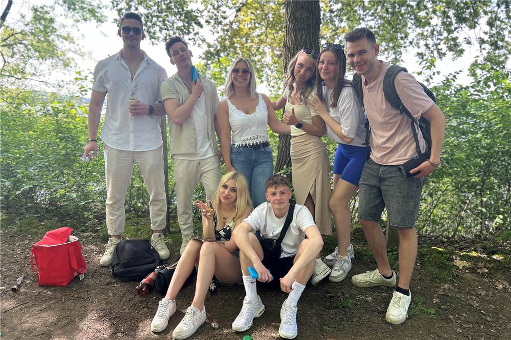Tausende Halterner sind am 1. Mai 2024 gemeinsam um den Stausee gewandert.