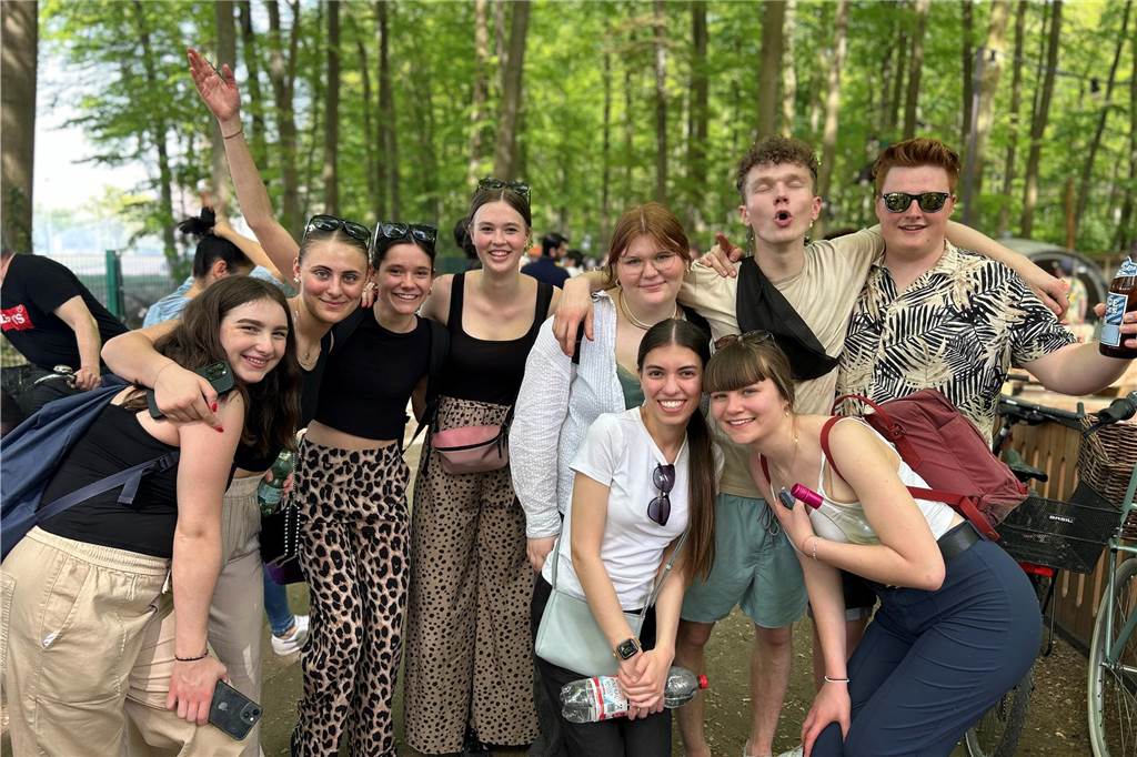 Tausende Halterner sind am 1. Mai 2024 gemeinsam um den Stausee gewandert.