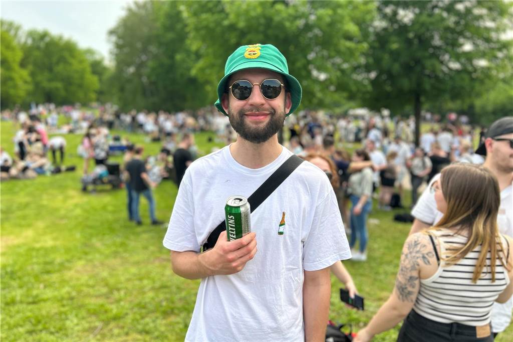 Tausende Halterner sind am 1. Mai 2024 gemeinsam um den Stausee gewandert.
