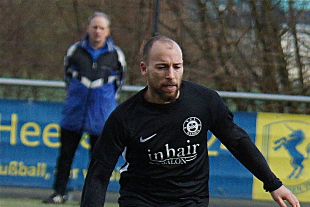 Überraschende Trennung: A-Kreisligist muss sich neuen Trainer suchen Tayfun Basyigit - hier noch im Trikot des VfL Kamen - verlässt die SpVg Bönen und wird Trainer im Jugendbereich der Hammer SpVg.