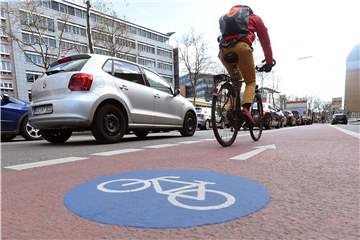 Teilweise mit Markierungen, größtenteils aber mit Um- und Neubauten plant das neue Radverkehrskonzept des Kreises Unna mit einem Streckennetz von insgesamt 325 Kilometern.