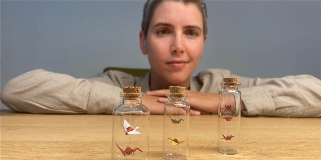 Frischer Wind für „Gartenflair“: Linn Schiffmann bietet Mini-Kunsthandwerk Teilweise winzig klein sind die Origami-Kunstwerke, die Linn Schiffmann auf der Gartenflair anbietet.