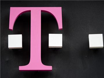 Telekom und Wettbewerber wollen mit elektronische Schnittstellen zwischen ihren Systemen den Anbieterwechsel erleichtern. Foto: Daniel Bockwoldt
