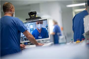 Telemedizin (Symbolbild) soll bald in den Arztpraxen und Krankenhäusern im Westmünsterland zum Alltag gehören. Das neue Telemedizinische Kompetenz- und Versorgungszentrum in Stadtlohn soll eine Lotsenfunktion übernehmen.