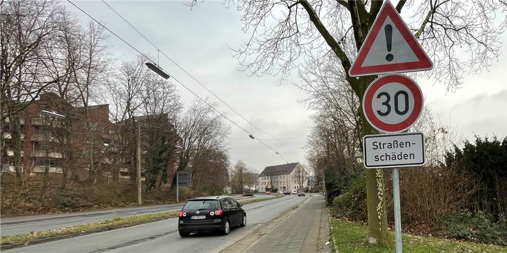 Vorrang für Tempo 30 in Castrop-Rauxel: Das ist der richtige Schritt Tempo 30 gilt seit einigen Monaten am Altstadtring. Derzeit aber nur wegen der schlechten Straßenverhältnisse.