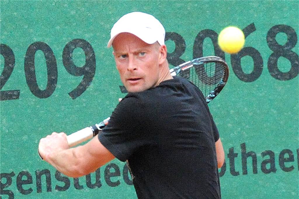 Winterhallenrunde wegen Corona beendet, Sommersaison verschoben: So planen Wernes Tennisclubs Tennis im Blick: Andreas Thiveßen.