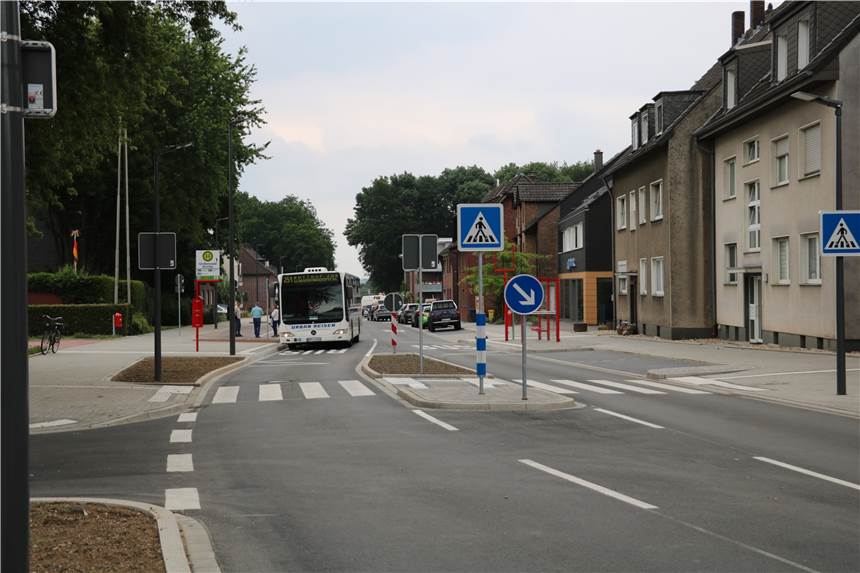 Entscheidung gefallen: Grafenwälder müssen zahlen Teurer als gedacht: Mit der neuen Satzung haben die Grundstückseigentümer an der Schneiderstraße zum Baubeginn des neuen Kanalysystems wohl nicht gerechnet. Die Information der Eigentümer soll in Kürze erfolgen.