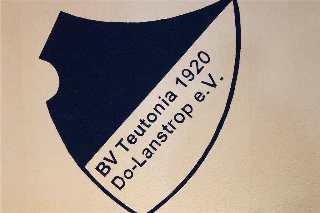 Frauen gesucht: Fußballverein wünscht sich weibliche Verstärkung Teutonia Lantrop ist ein traditionsreicher Fußball- und Leichtatlethik-Verein in Dortmunds äußerstem Nordosten. Ein großes Wappen hängt im Vereinsheim
