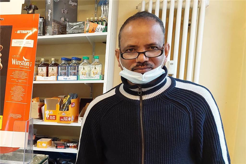 Raub-Serie, Geständnis, Festnahme: 12 Überfälle und wie sie endeten Thayapararajah Sathiyaseelan wurde im Januar 2022 in seinem Kiosk an der Holzstraße.