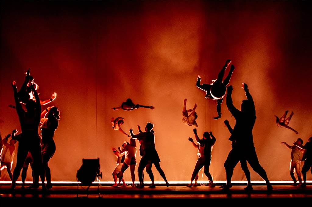 Erstmals eröffnet ein Neuer Zirkus die Ruhrfestspiele: „The Pulse“ „,The Pulse‘ zeigt, was Menschen zusammen erschaffen können“, sagt Ruhrfestspiel-Intendant Olaf Kröck.