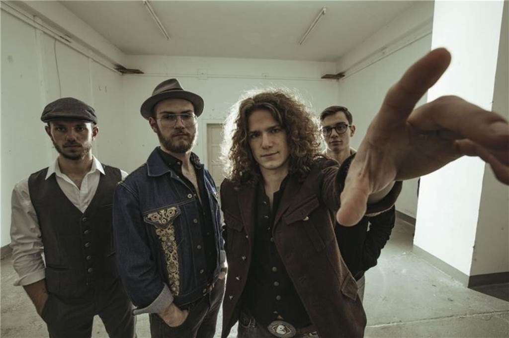 The Sonic Brewery gründeten sich 2017 aus Benno Olbrich (Vocals, Harp Percussion), Jonathan Niederer (Gitarre), Andreas Aigner (Bass) und Thomas Hamberger (Drums). (Sa. 21.15 Uhr)