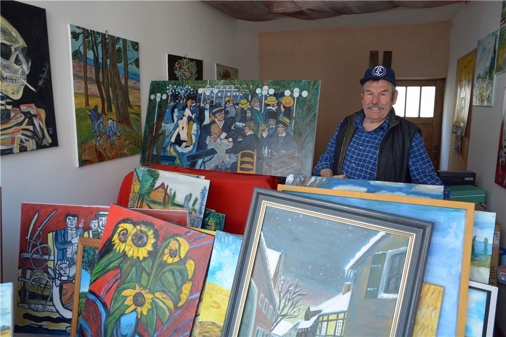 Theo Elberfeld und sein verfallenes Haus: „Da müssen jetzt junge Leute ran“ Theo Elberfeld ist Hobbykünstler. In einem der Räume, dem sich einst die Metzgerei befand, stehen nun seine Kunstwerke.