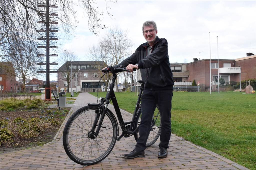 Bürgerpreis-Kandidat Theo Sander: „Radfahren macht einfach glücklich“ Theo Sander ist begeisterter Radler und kennt viele Strecken in Olfen und im Münsterland. Viele Gruppen und Vereine hat er als Tourenleiter schon durch die Region geführt.