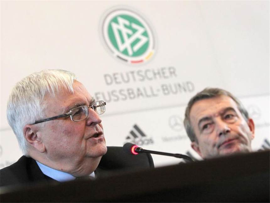 Zwanziger lässt Niersbach-Vereinbarung prüfen Theo Zwanziger und Wolfgang Niersbach sind zerstritten. Foto: Fredrik von Erichsen