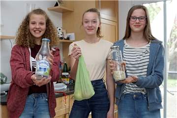 Theresa Lütkenhaus, Greta Offermann und Nina Dabbelt bewiesen in dieser Woche, dass Einkaufen funktionieren kann, ohne unnötig Müll zu produzieren.