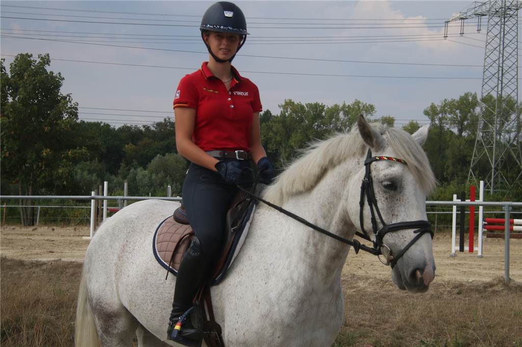Talent (14) aus Selm nimmt an EM im Vielseitigkeitsreiten teil: „Auf Top-Niveau angelangt“ Theresa Welsch trainiert auf dem Hof Dahlkamp.
