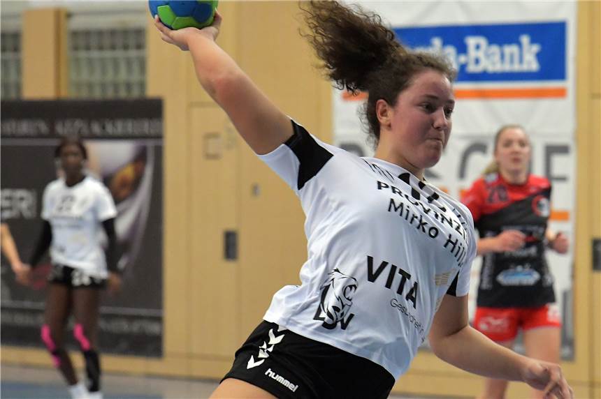 Lüner SV zeigt starke Leistung gegen Spitzenreiter - und alle weiteren Handball-Ergebnisse Thia Schmidt war die treffsicherste Schützin in der Sieben von Marcel Mai.