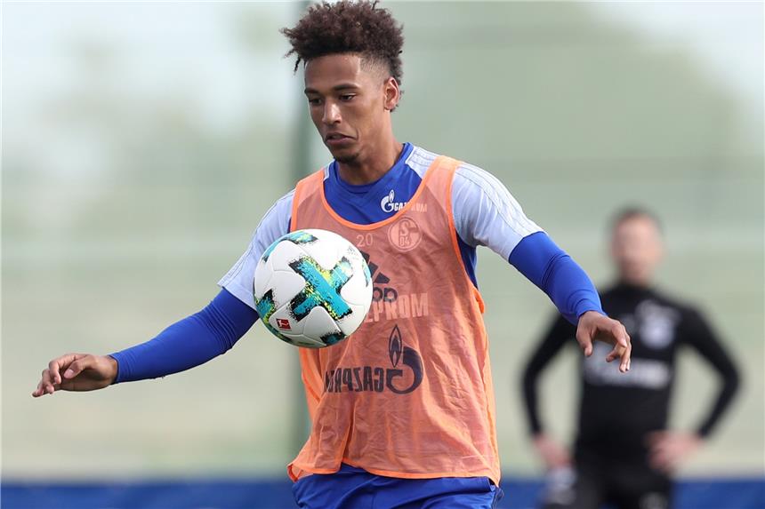 Schalker Spieler engagiert sich für guten Zweck Thilo Kehrer setzt sich für Kinder in Burundi ein.