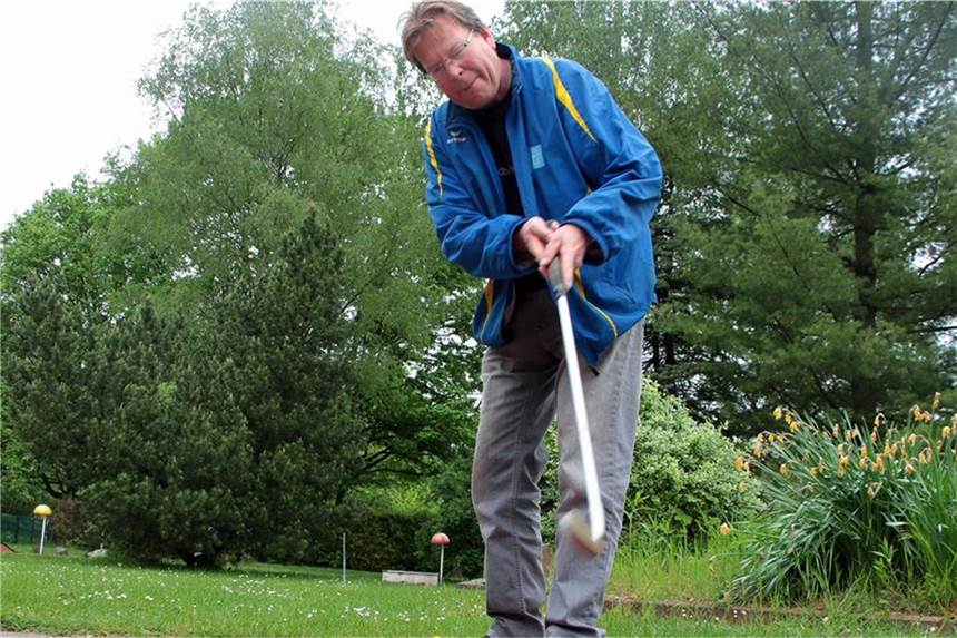 Minigolfanlage am Stadtwald hat wieder geöffnet - mit speziellen Regeln Thomas Aussieker, seit 2013 Betreiber der Minigolf-Anlage, hat lange selbst gespielt und besitzt einen Trainerschein.