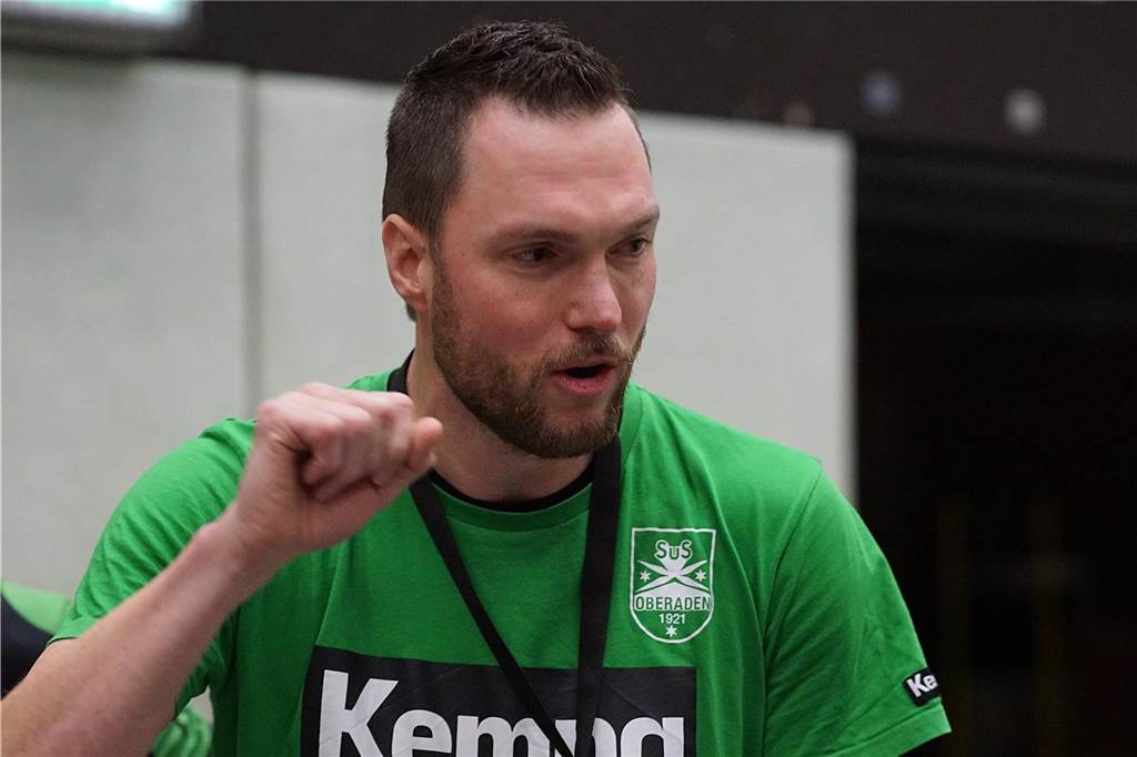 Abstiegskampf in Reinform: VfL vs. SuS II verspricht Handball-Drama Thomas Brannekämper fordert von seinen Oberadener Spielern den Sieg beim VfL Kamen.