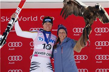 Thomas Dreßen jubelt über seinen dritten Platz bei der Abfahrt in Beaver Creek. Foto: John Locher