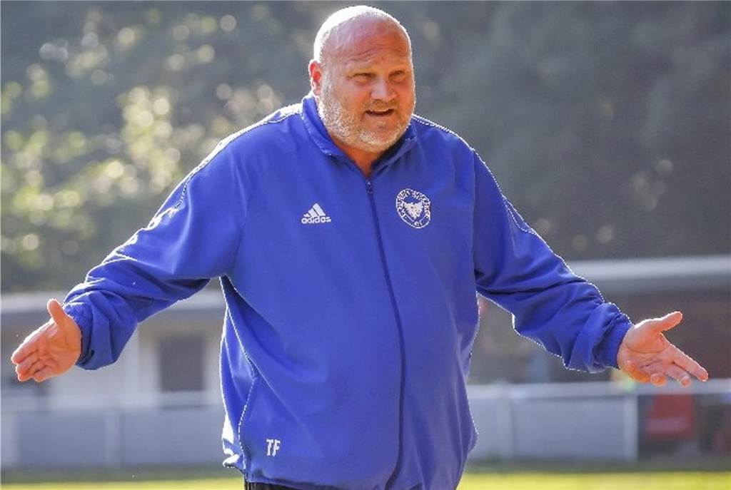 Bezirksliga-Trainer verlängert Vertrag - Er hatte eine Anfrage eines Ligakonkurrenten Thomas Faust hat seinen Vertrag verlängert.