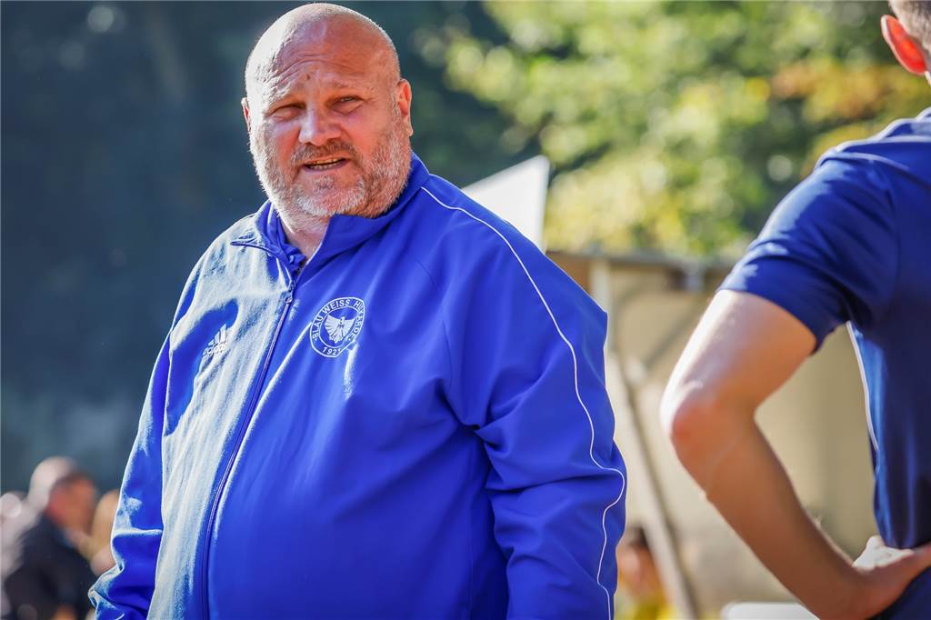 Dortmunder Bezirksligist verlängert mit sechs Spielern - auch der Kapitän ist dabei Thomas Faust kann mit sechs Spielern für die kommende Saison planen.