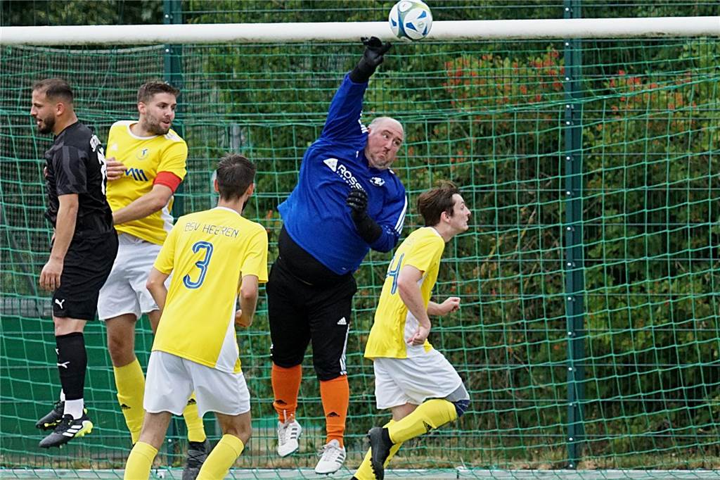 Spiel annulliert: Partie zwischen Cappenberg II und Holzwickeder III muss wiederholt werden Thomas Gebhardt spielte zuletzt als Torwart für den BSV Heeren. Wegen eines Einsatzes bei den Alten Herren muss nun das Spiel der Reserve von GS Cappenberg gegen den Holzwickeder SC III wiederholt werden.