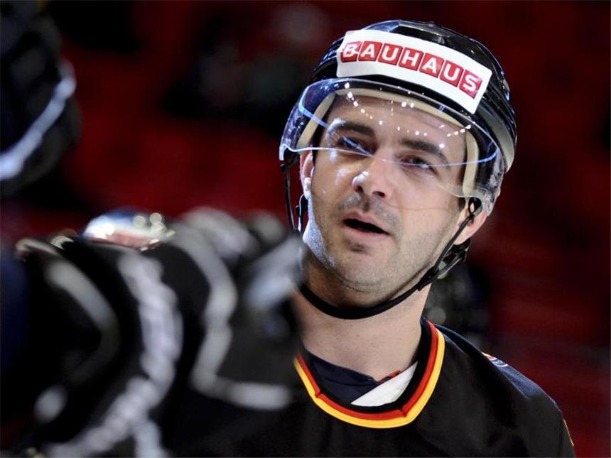 Nürnberg nach 5:4 gegen Bremerhaven an der Spitze Thomas Greilinger hatte mit einem Tor seinen Anteil beim 5:0-Sieg des ERC Ingolstadt gegen die Iserlohn Roosters. Foto: Pontus Lundahl
