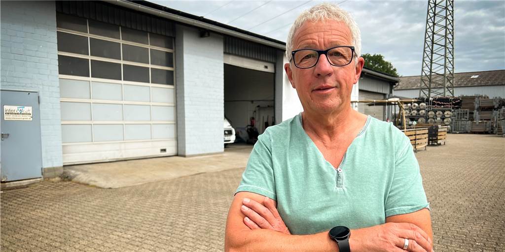 Thomas Hein (62) aus Dorsten hilft auch ein Jahr nach der Flut im Ahrtal Thomas Hein aus Dorsten fährt immer noch regelmäßig ins Ahrtal, um den Menschen dort nach der Flutkatastrophe zu helfen.