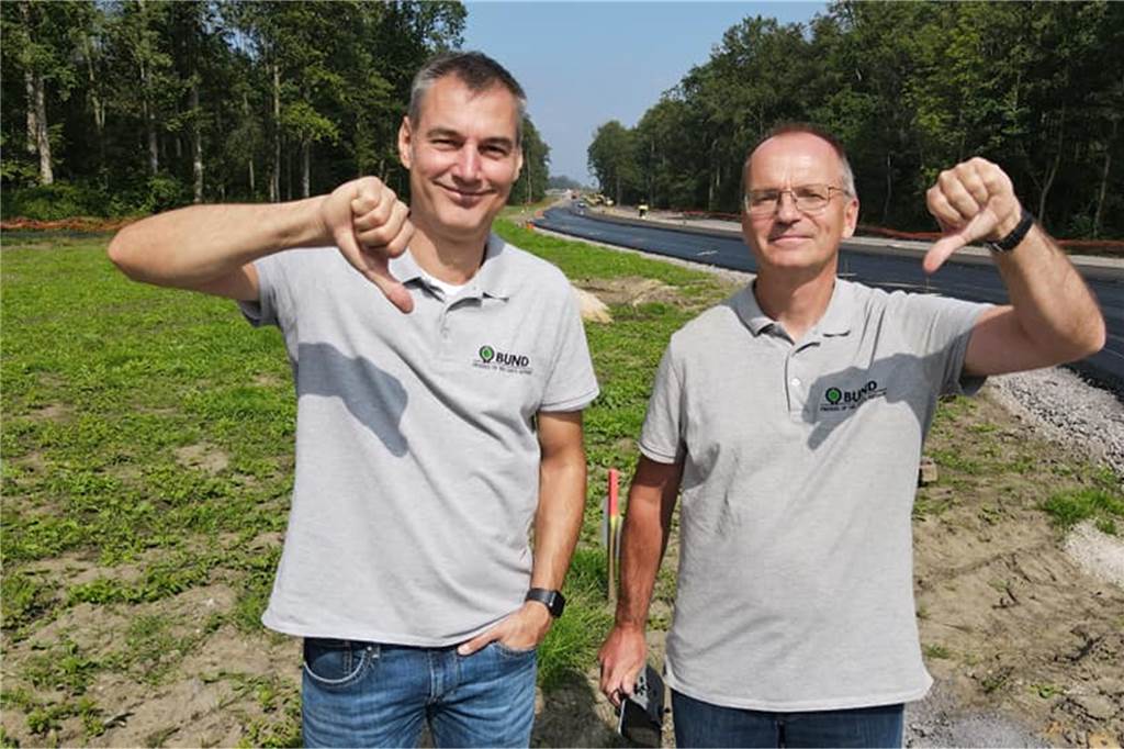 ZDF-Sendung beäugt NewPark-Pläne kritisch: „Flächenfraß geht weiter“ Thomas Krämerkämper (l.) und Dirk Jansen aus dem BUND-NRW-Vorstand machen deutlich, was sie vom Bau der B474n und der Entwicklung des NewPark halten.