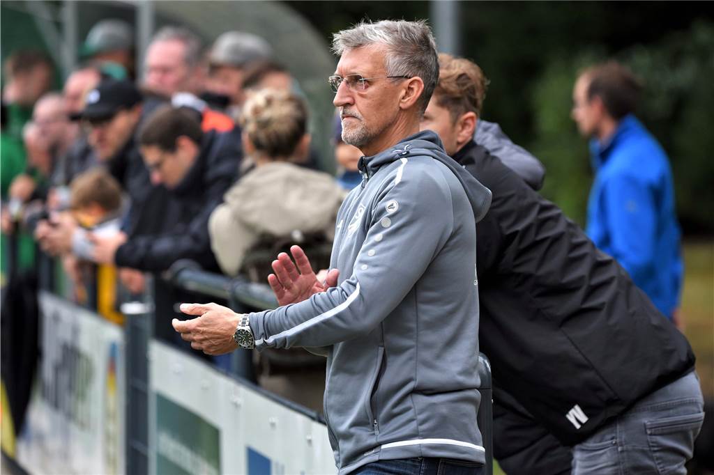 „Eine tolle Sache“: Fünf Spieler von RW Dorsten wechseln gemeinsam in die B-Liga Thomas Kreuz, Trainer von SV Dorsten-Hardt II, freut sich auf fünf Neuzugänge vom FC RW Dorsten.