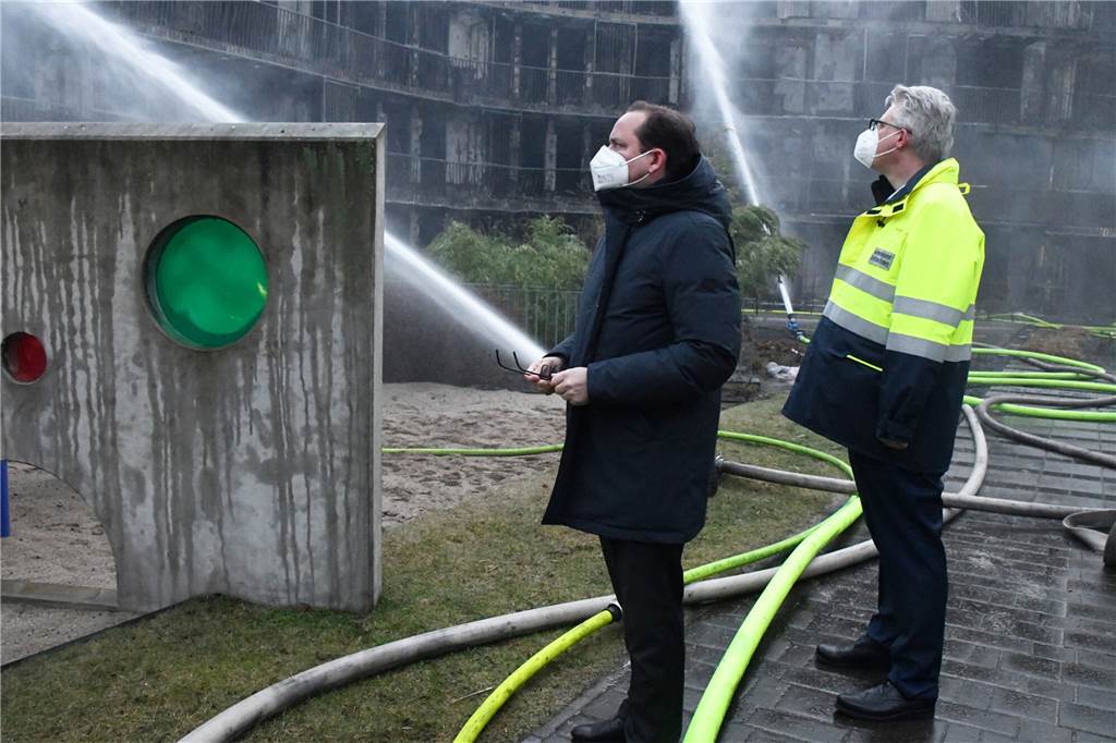 Thomas Kufen, Oberbürgermeister der Stadt Essen, hat sich zum Großbrand in der Essener Innenstadt geäußert.