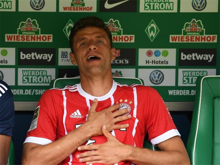 Sprüche zum 2. Spieltag der Fußball-Bundesliga Thomas Müller verbrachte fast 70 Minuten beim Spiel gegen Werder auf der Bank. Foto: Carmen Jaspersen