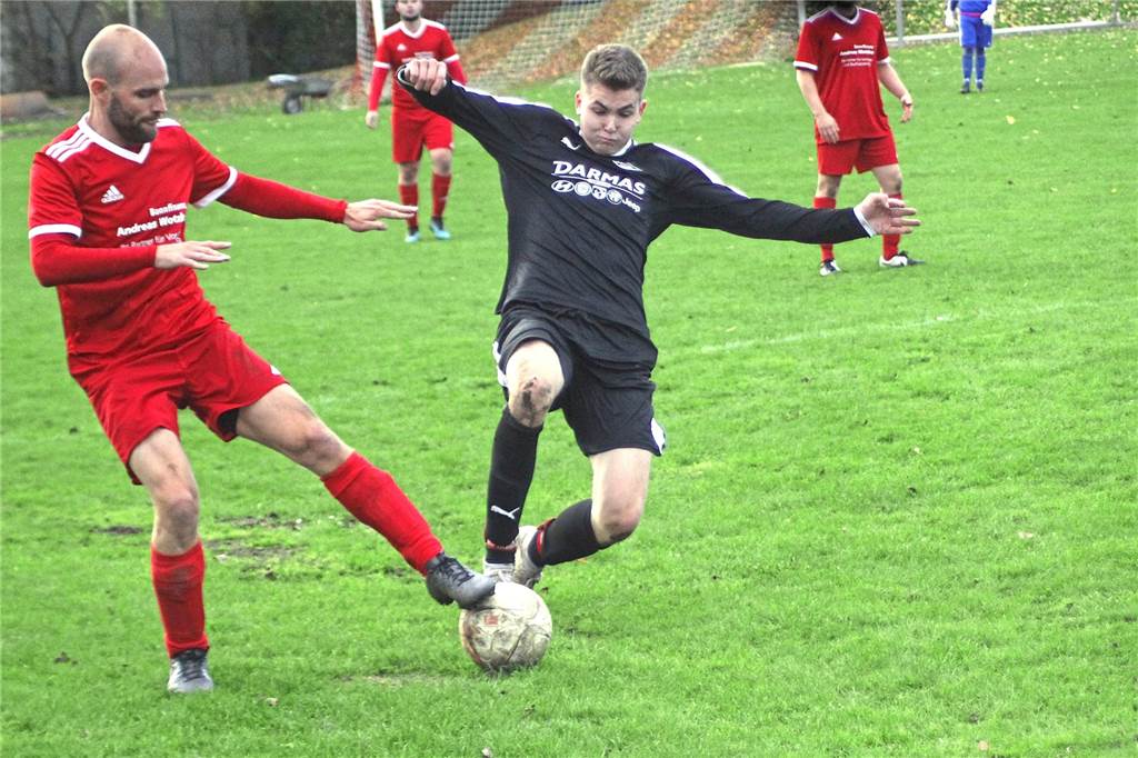 So tickt SuS-Olfen-Neuzugang Thomas Nickel von den DJK SF Datteln Thomas Nickel (r.) traf in dieser Spielzeit schon 14 Mal.