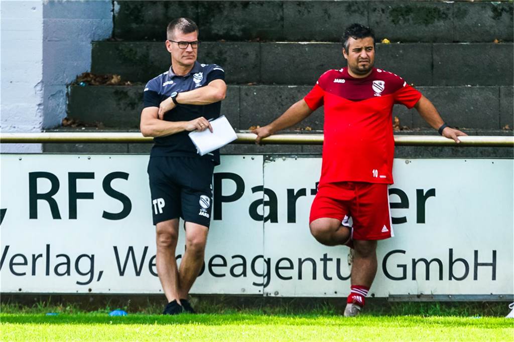 DJK Stadtlohn regelt Zukunft an der Seitenlinie: Ligaunabhängige Lösung Thomas Pech (l.) und Tiago Fernandes bleiben auch in der Saison 2024/25 Trainer bei der DJK Stadtlohn.