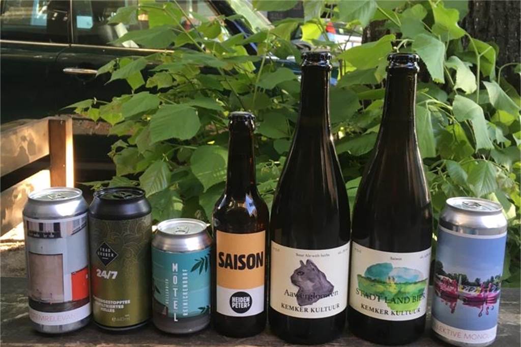Hopfenheld Thomas Redders zeigt Bierbraukunst in Stadtlohn Thomas Redders wird mit den Seminarteilnehmern auch ausgewählte Biere verkosten.